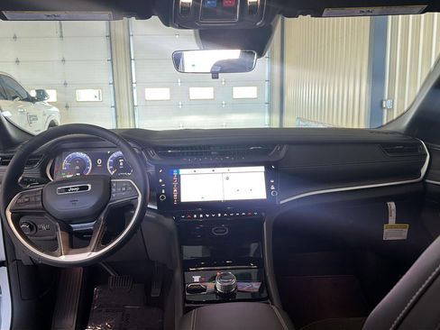 New 2026 Jeep Grand Cherokee L 4WD image 31