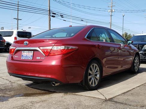 Used 2015 Toyota Camry XLE w/ Moonroof Package image 6