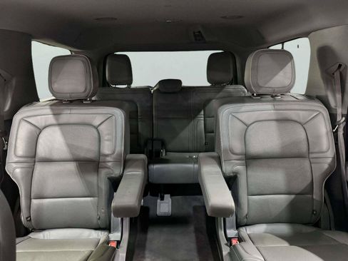 Used 2018 Lincoln Navigator Reserve w/ Technology Package AWD/4WD image 47