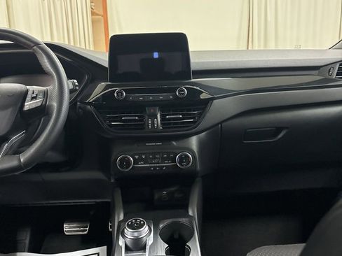 Used 2024 Ford Escape ST-Line w/ Cold Weather Package image 18