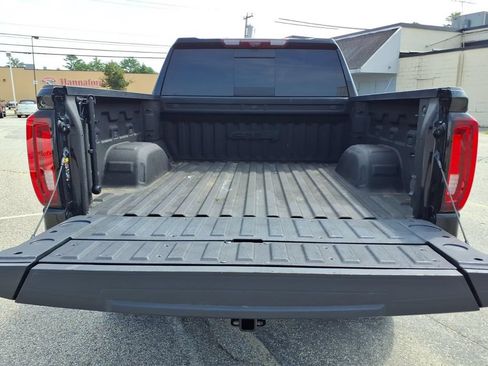 Used 2023 GMC Sierra 1500 AT4 w/ AT4 Premium Package AWD/4WD image 11