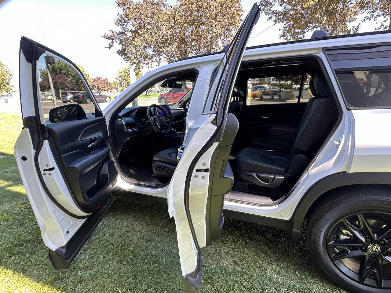Used 2025 Toyota Grand Highlander AWD Hybrid image 22