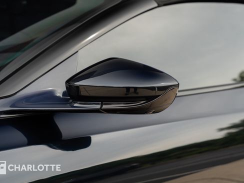 Used 2019 Aston Martin DB11 Volante RWD image 8