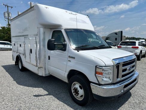 Used 2019 Ford E-350 and Econoline 350 Super Duty w/ Power Windows & Locks Group RWD image 4