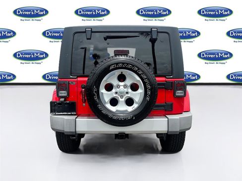 Used 2015 Jeep Wrangler Sahara w/ Connectivity Group AWD/4WD image 6