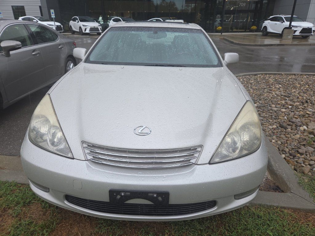 Used 2003 Lexus ES 330 w/ Premium Pkg FWD image 3