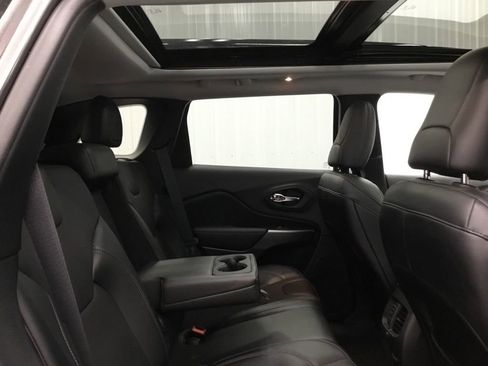 Used 2022 Jeep Cherokee Limited image 17