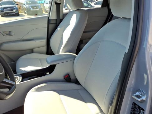 Certified 2025 Hyundai Kona SEL image 10
