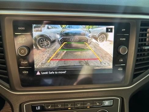 Used 2021 Volkswagen Atlas Cross Sport SE FWD image 13