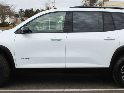 New 2026 GMC Acadia AT4 image 2