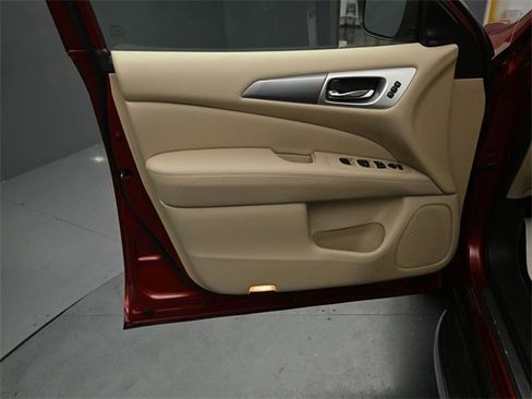 Used 2018 Nissan Pathfinder SL w/ SL Premium Package image 21