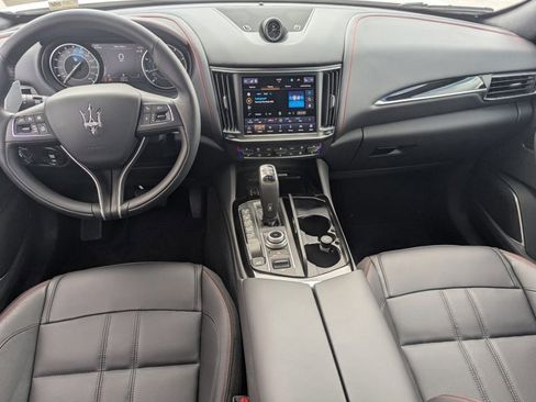 Used 2024 Maserati Levante GT Ultima image 17