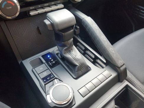 Used 2025 Toyota Tacoma SR image 27