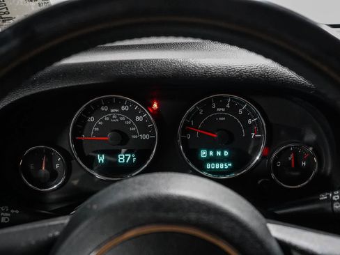 Used 2018 Jeep Wrangler Unlimited Rubicon w/ Connectivity Group AWD/4WD image 24