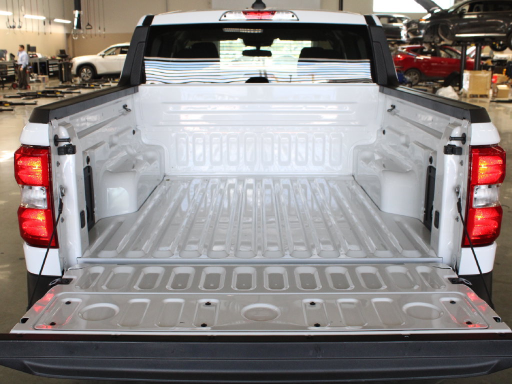Used 2025 Ford Maverick XL FWD image 32