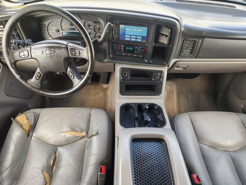 Used 2005 Chevrolet Avalanche LT w/ Preferred Equipment Group AWD/4WD image 29