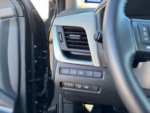 Used 2025 Nissan Rogue SV image 34