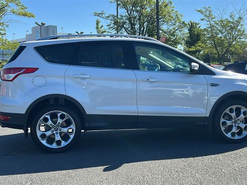 Used 2016 Ford Escape Titanium w/ Equipment Group 301A AWD/4WD image 4