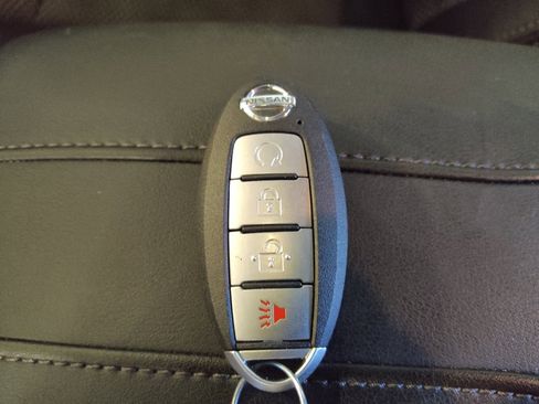 Used 2017 Nissan Rogue Sport SV w/ SV Premium Package image 32