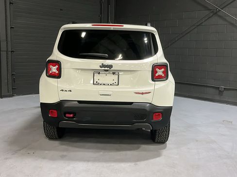 Used 2021 Jeep Renegade Trailhawk AWD/4WD image 5