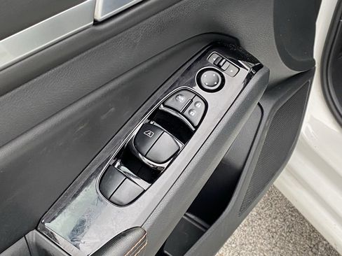 Used 2024 Nissan Altima 2.5 SR image 10