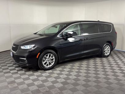 Used 2024 Chrysler Pacifica Touring-L