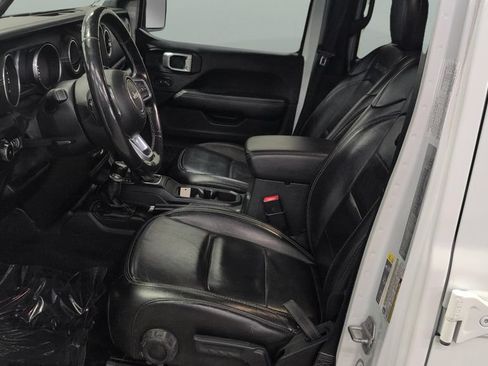 Used 2020 Jeep Wrangler Unlimited Sahara w/ Uconnect 4C Nav & Sound Group AWD/4WD image 11