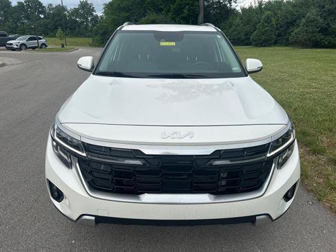 Used 2024 Kia Seltos SX w/ SX Sunroof Package AWD/4WD image 2