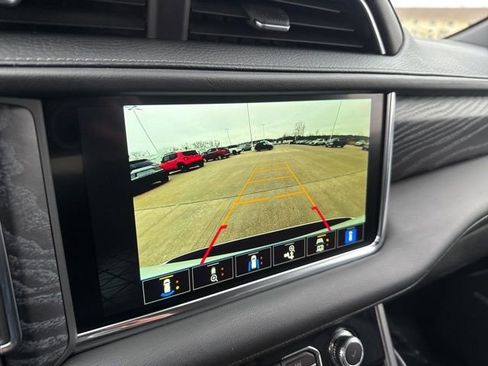 Used 2022 GMC Yukon XL Denali image 65