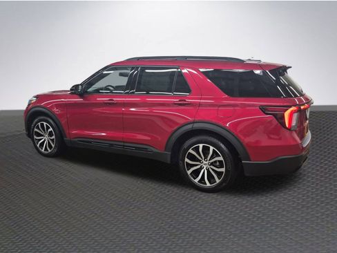 Used 2025 Ford Explorer ST-Line image 5