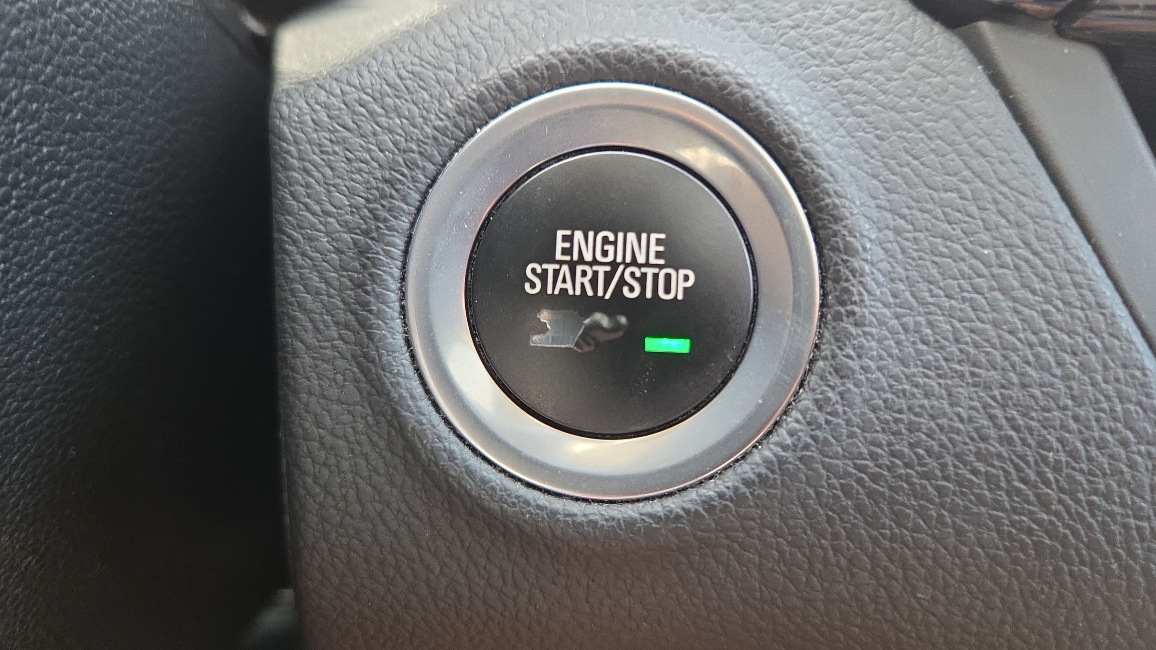 Used 2017 Buick Envision Essence FWD image 34