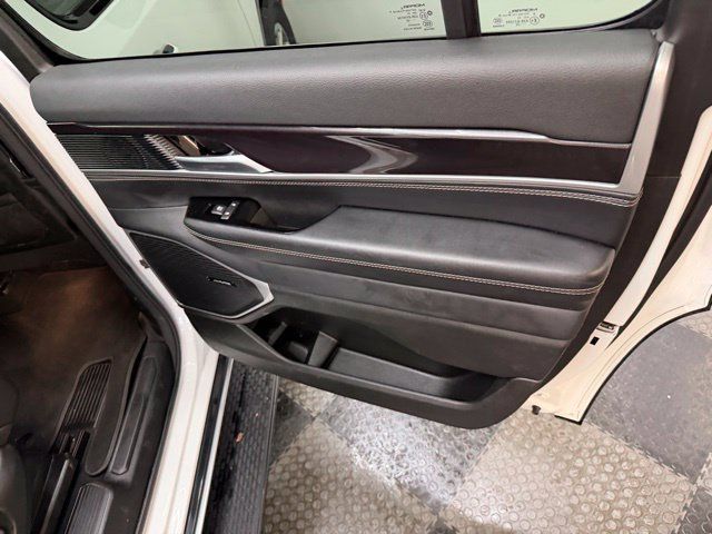 Used 2024 Jeep Wagoneer 4WD image 40