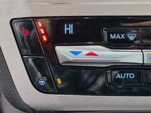 Used 2021 Ford Explorer XLT w/ Equipment Group 202A image 20