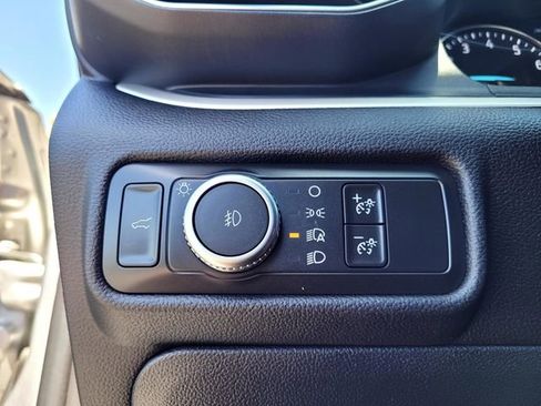 Certified 2021 Ford Explorer XLT w/ Equipment Group 202A RWD image 15