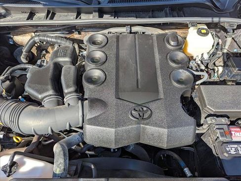 Used 2020 Toyota 4Runner TRD Off-Road Premium AWD/4WD image 23