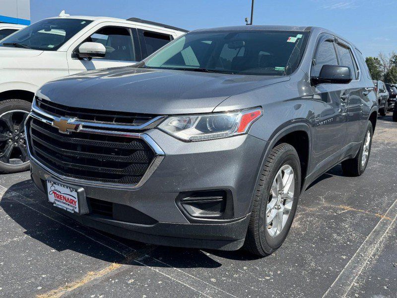 Used 2018 Chevrolet Traverse LS FWD image 2