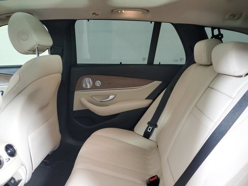 Used 2018 Mercedes-Benz E 400 4MATIC Wagon image 12