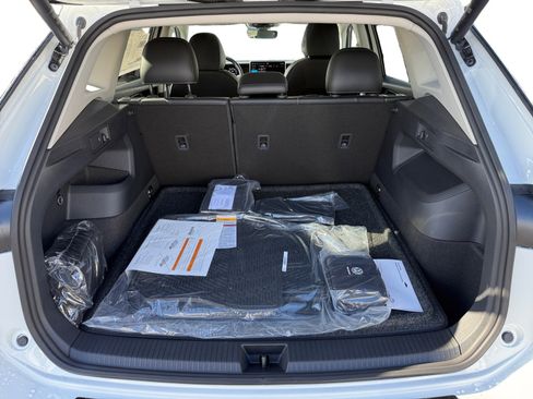 New 2026 Volkswagen Tiguan SE image 17