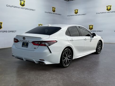 Used 2023 Toyota Camry SE w/ Convenience Package FWD image 5