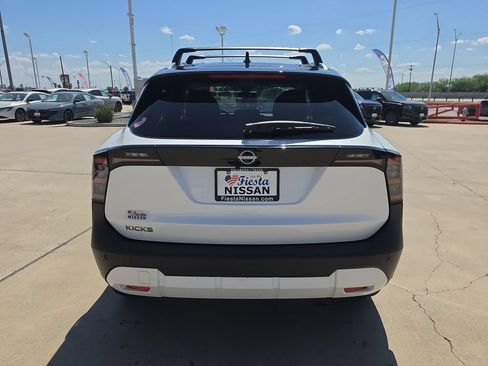 New 2026 Nissan Kicks SV w/ Cold Weather Package FWD image 5