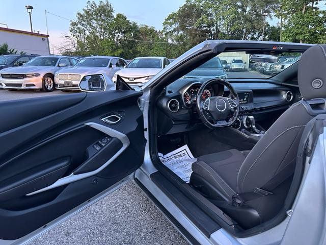 Used 2017 Chevrolet Camaro LT RWD image 11