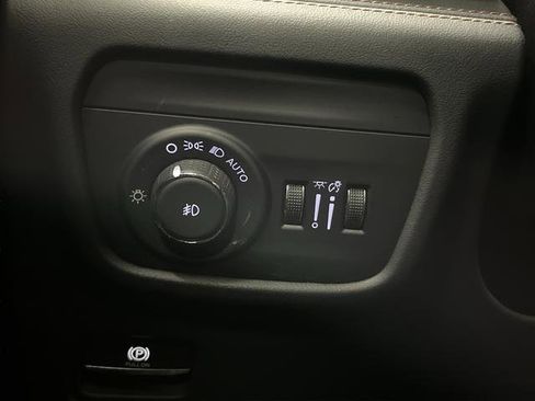 Used 2024 Jeep Grand Cherokee L Summit image 27