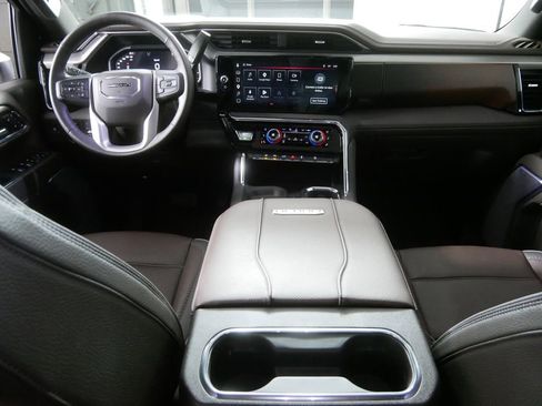 Used 2024 GMC Sierra 3500 Denali w/ Denali Reserve Package image 22