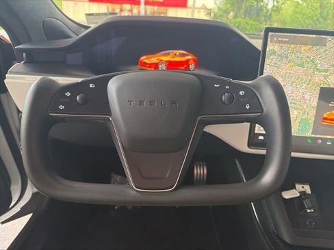 Used 2021 Tesla Model S Plaid image 12