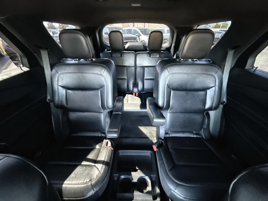 Used 2020 Ford Explorer XLT w/ Equipment Group 202A RWD image 24