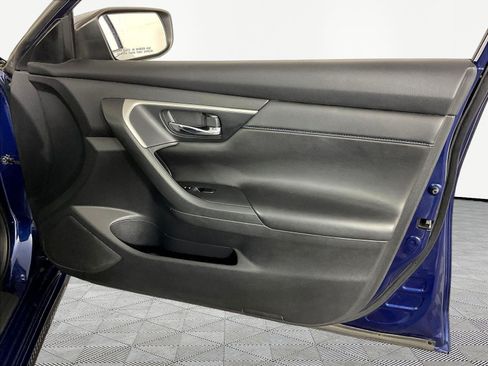 Used 2018 Nissan Altima 2.5 SR FWD image 27