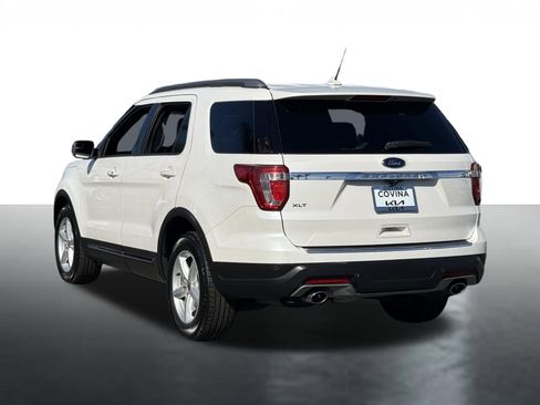 Used 2018 Ford Explorer XLT w/ Equipment Group 202A image 6