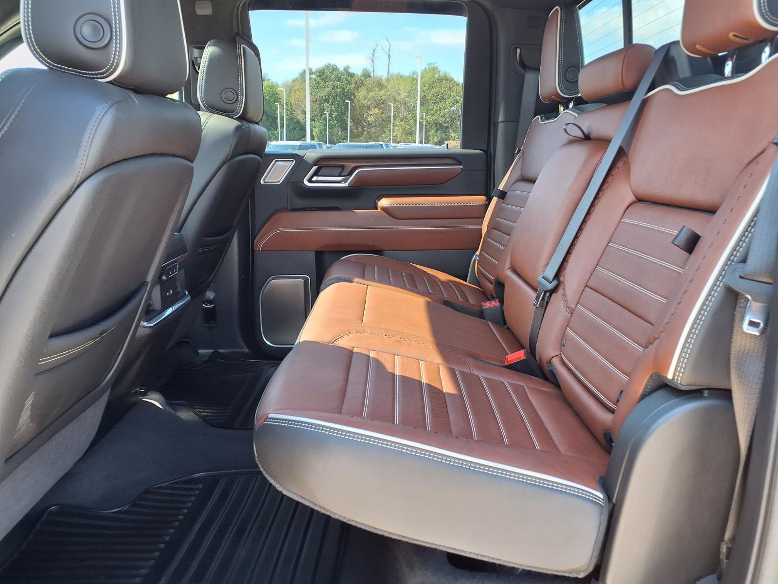 Used 2025 GMC Sierra 3500 Denali Ultimate AWD/4WD image 19