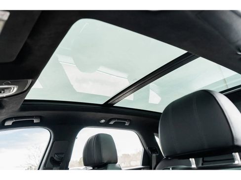 Certified 2022 Bentley Bentayga image 27