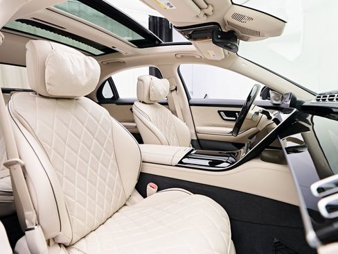 Used 2024 Mercedes-Benz S 580e 4MATIC Sedan image 47